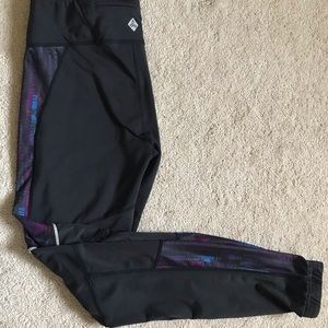 Prana leggings w/ colored pattern & waist pocket